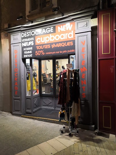 NEW CUPBOARD, Magasin de Vêtements à Gap