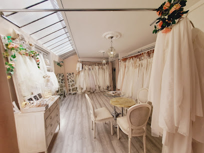 Tout Feu Tout Femme Magasin De Vêtements à Montélimar