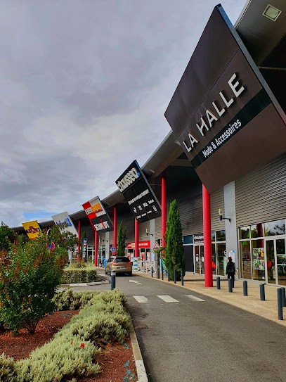 La Halle Bordeaux Sainte Eulalie Grand Tour, Magasin de Vêtements à Sainte-Eulalie