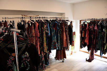 Malouna, Magasin De Vêtements à Mûres