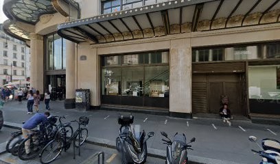 BOSS Menswear Shop, Magasin de Vêtements à Paris 07