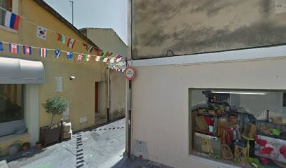 Hyères Les Palmiers, Magasin de Vêtements à L'Isle-sur-la-Sorgue