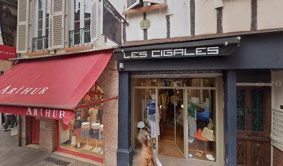 Les Cigales, Magasin de Vêtements à Aureville