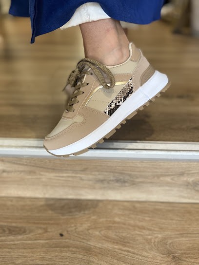 By Carla Clothes, Magasin de Vêtements à Montivilliers