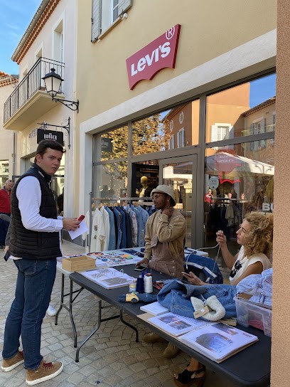 Levi's® Factory Outlet Miramas, Magasin de Vêtements à Miramas