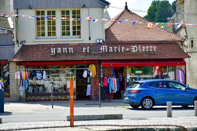 Castel Marine, Magasin de Vêtements à Port-en-Bessin-Huppain