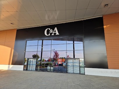 C&A, Magasin de Vêtements au Plessis-Belleville