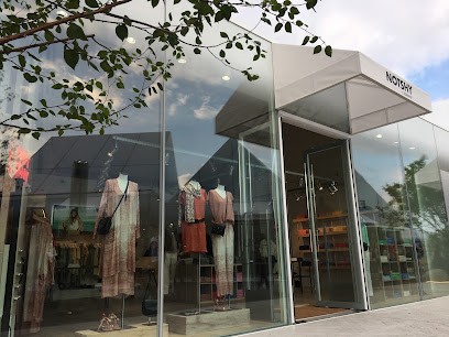 NOTSHY The Village, Magasin de Vêtements à Villefontaine