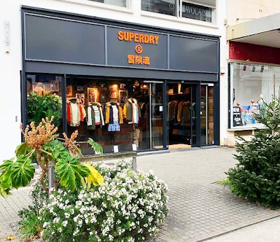 Superdry La Roche-Sur-Yon, Magasin de Vêtements à La Roche-sur-Yon