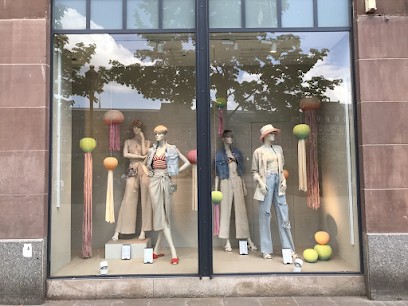 Stradivarius, Magasin de Vêtements à Strasbourg