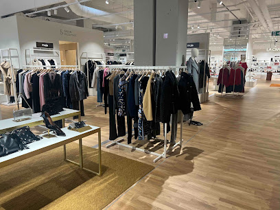 Maje Galeries Lafayette - Lyon Bron Magasin De Vêtements à Bron