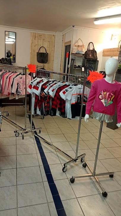 Belles lignes rondes, Magasin de Vêtements à Roye