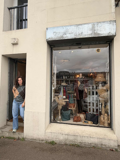 Noune Concept Store Magasin De Vêtements à Noisy-le-Roi