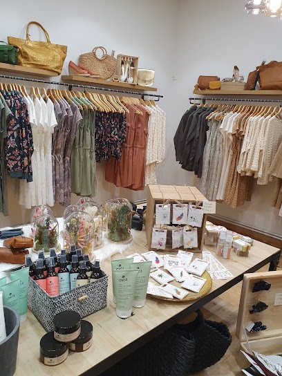 JOLIE F, Magasin de Vêtements à Bourg-en-Bresse