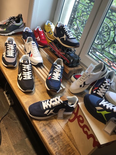 Stone Grand Déstockage Levis Pepe Jeans, Magasin de Vêtements à Houilles