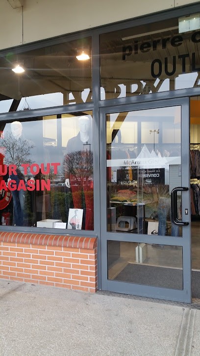 PIERRE CARDIN Outlet Troyes, Magasin de Vêtements à Pont-Sainte-Marie