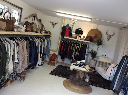 Les Essentiels De Chris, Magasin de Vêtements à Montbrison