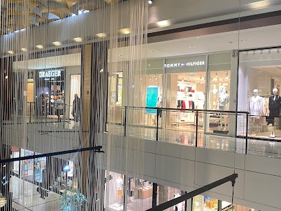 Tommy Hilfiger, Magasin de Vêtements au Chesnay