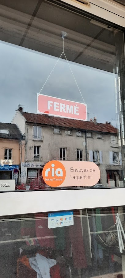 Friperie, Magasin de Vêtements à Saint-Cyr-l'École