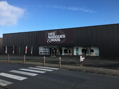 Des Marques & Vous, Magasin de Vêtements à Langueux