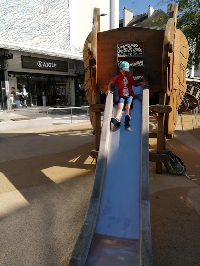 Boutique Aigle Saint-Nazaire, Magasin de Vêtements à Saint-Nazaire