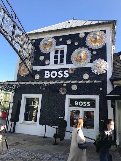 BOSS Outlet Store La Vallée Village, Magasin de Vêtements à Serris