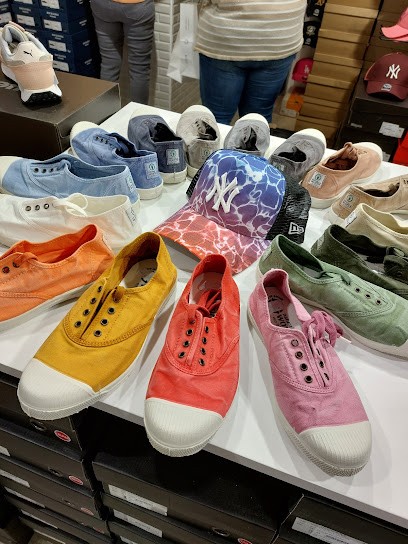 Grolles, Magasin de Vêtements à Sainte-Maxime