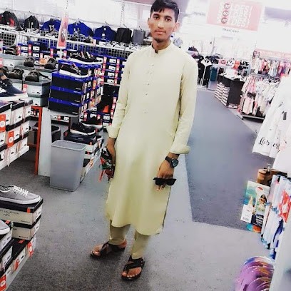 Store DistriCenter Lamballe, Magasin de Vêtements à Lamballe