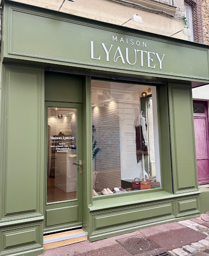 Maison Lyautey Magasin De Vêtements à Dreux