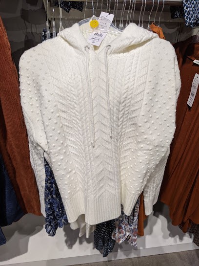 Cache Cache, Magasin de Vêtements à Gap