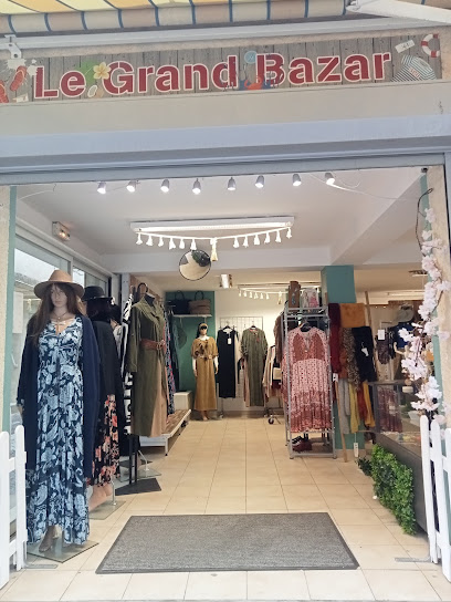 Le Grand Bazar By Green Doe Magasin De Vêtements au Grau-du-Roi