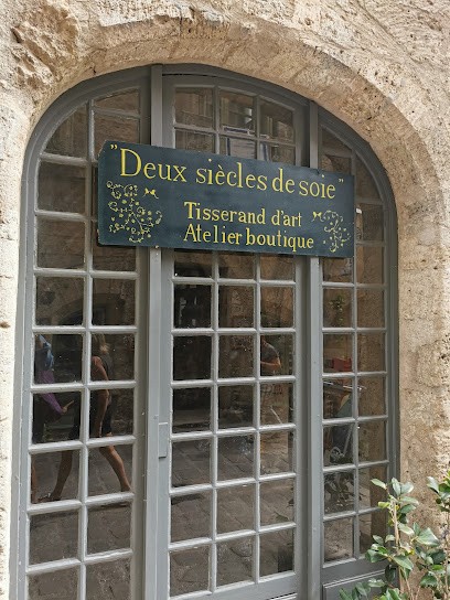 Deux Siècles De Soie, Magasin de Vêtements à Pézenas