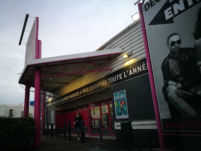 Degriffstock Aix-en-Provence - Chaussures, Magasin de Vêtements au Tholonet