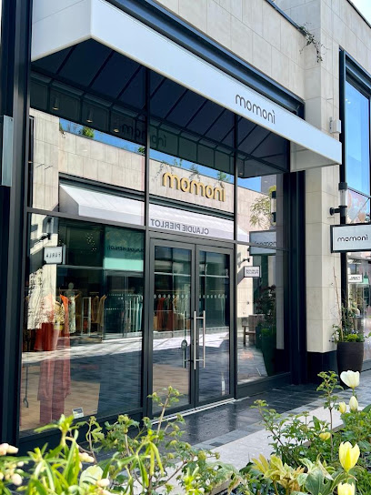 Momoni Outlet Giverny Magasin De Vêtements à Douains