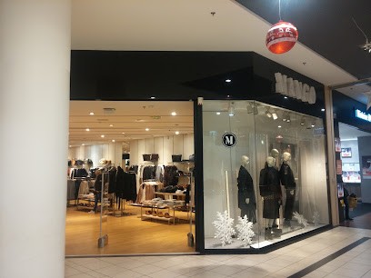 MANGO, Magasin de Vêtements à Roques