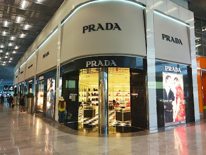 Prada, Magasin de Vêtements au Mesnil-Amelot