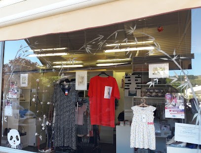 Jeannine Diviné Meyrueis, Magasin de Vêtements à Meyrueis