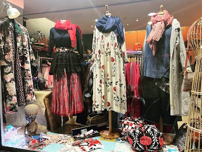 Chapitre Deux, Magasin de Vêtements au Lavandou