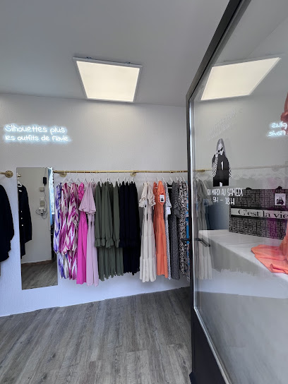 Silhouettes Plus Les Outfits De Flavie Magasin De Vêtements à Pontarlier