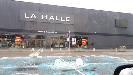 La Halle Plaisir, Magasin de Vêtements à Plaisir
