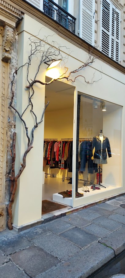 Dressing Particulier Magasin De Vêtements à Paris 03