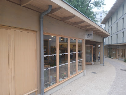 Emmaüs Défi - La Venelle, Magasin De Vêtements à Montreuil