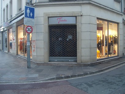 Tienda, Magasin de Vêtements à Poissy