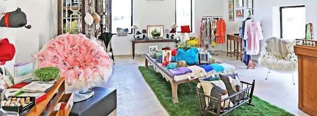 ISA - Boutique International Style Addict, Magasin de Vêtements à Gordes
