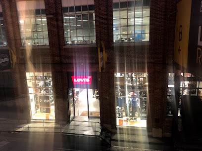 Levi's Factory Outlet Roubaix CC L'Usine, Magasin de Vêtements à Roubaix