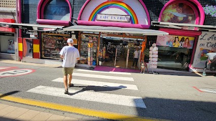 Pells Mountain, Magasin de Vêtements au Perthus