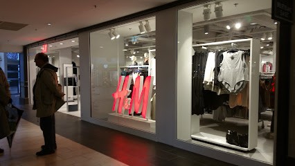 H&M, Magasin de Vêtements à Lanester