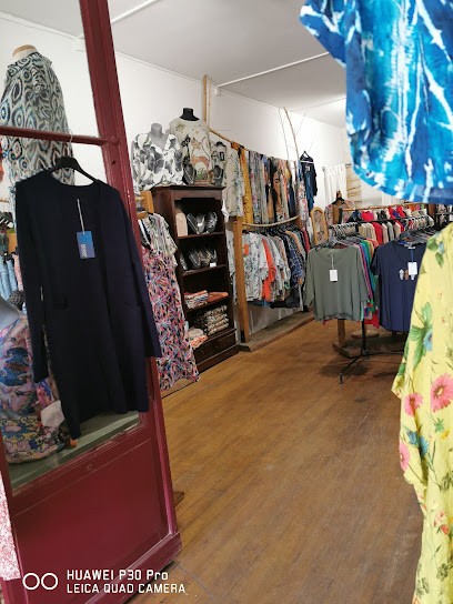 Sept Mettres Carrés, Magasin de Vêtements à Monpazier