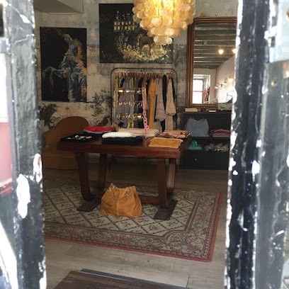 Atelier Curiosity, Magasin de Vêtements à Maisons-Laffitte