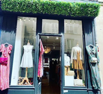 Aux Bonheurs d'Emilie, Magasin de Vêtements à Paris 18